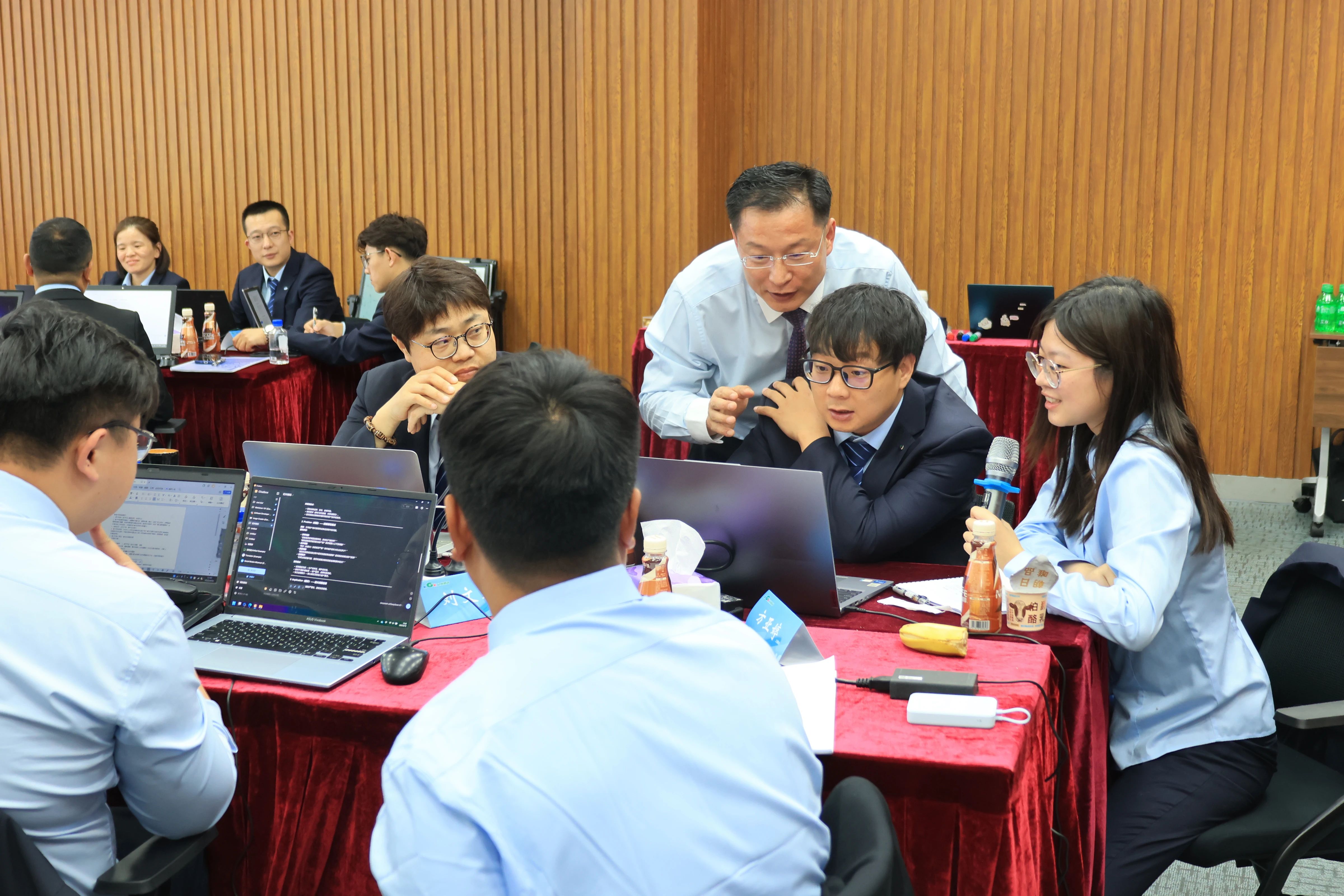 正在上传... 65ed4a39eb4b5f6ed04a40971947f558.jpg